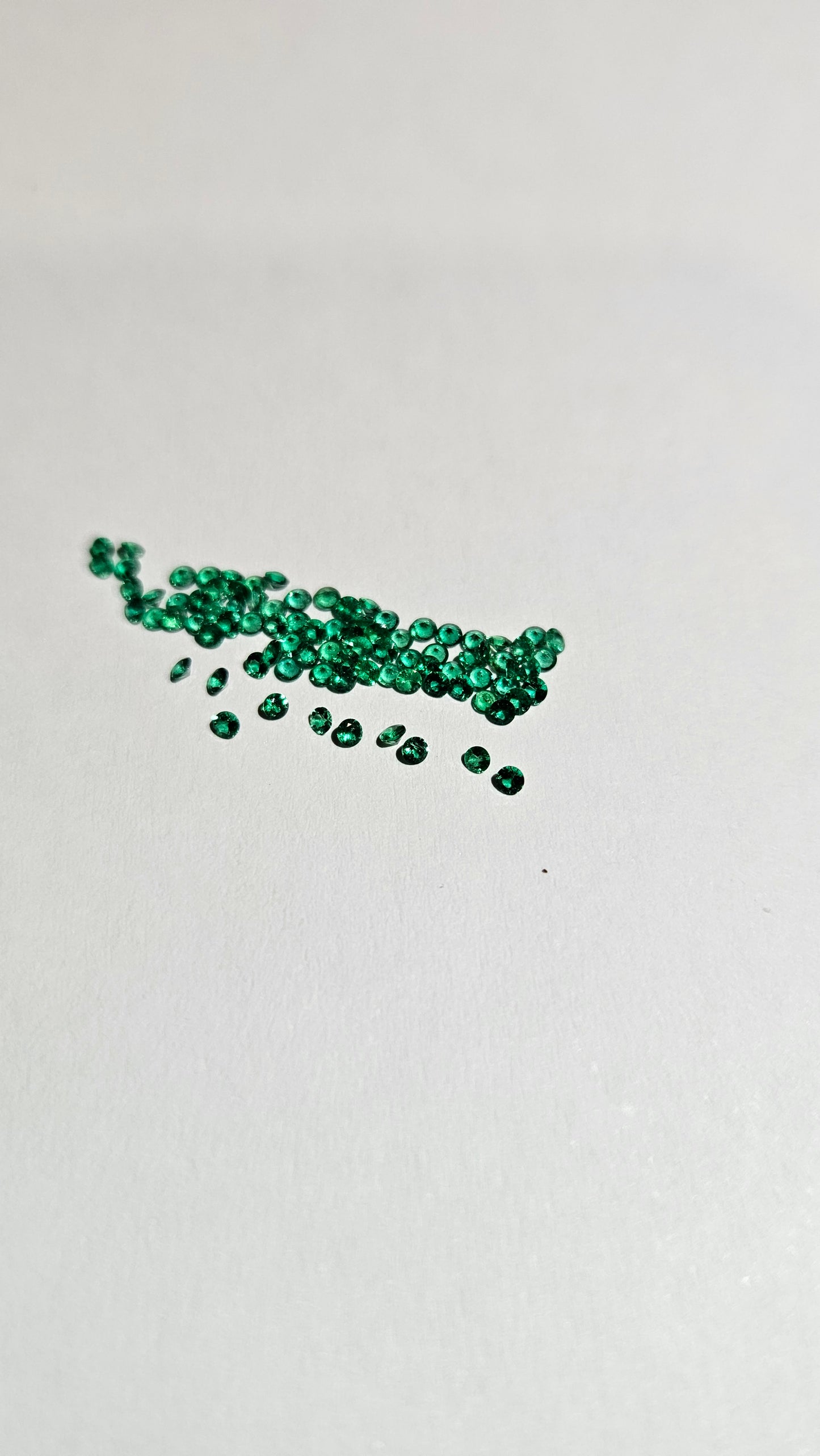 Emerald round shape 1,5mm