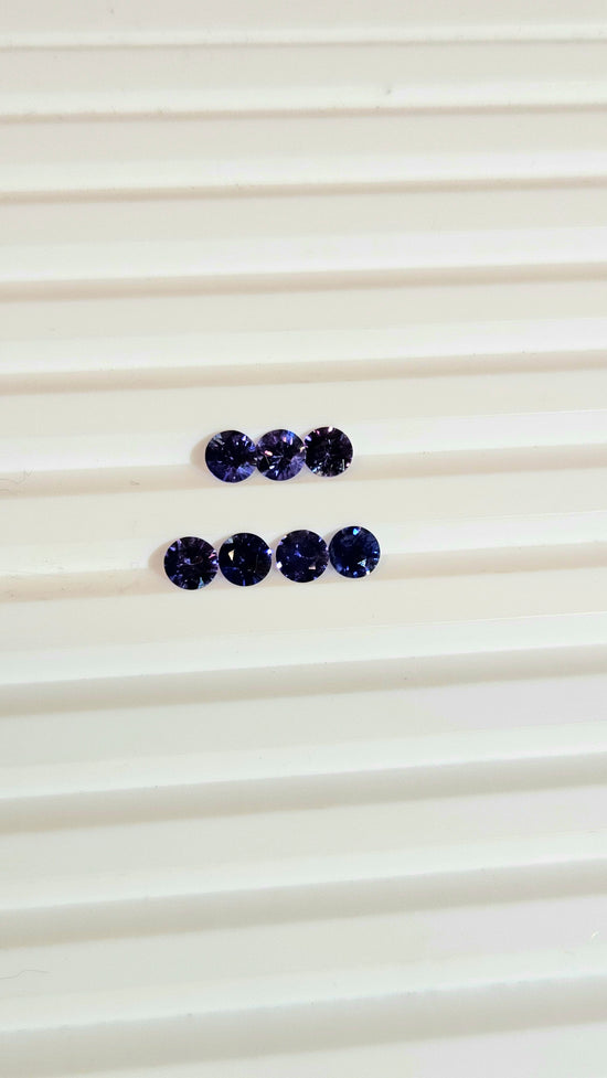 Sapphire, round shape. 3,7 mm, 0,28 ct